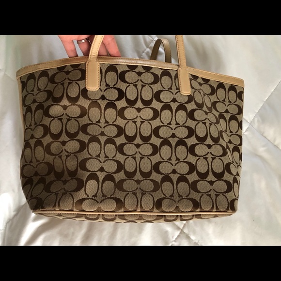 Coach purse - Picture 3 of 5